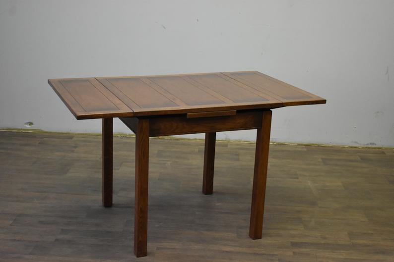 Mission Oak Kitchen Table with 2 Leaves